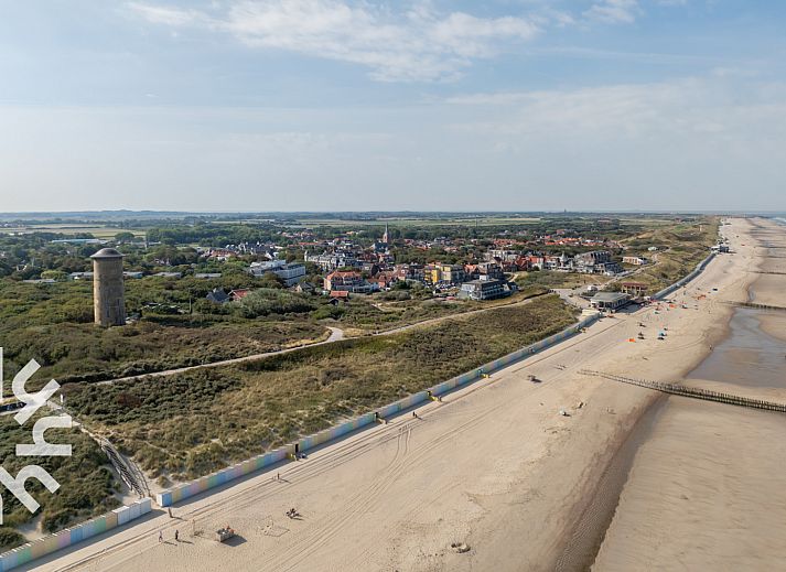 Cozy bedroom in vacation home ZE1297, Domburg, Walcheren, with warm lighting