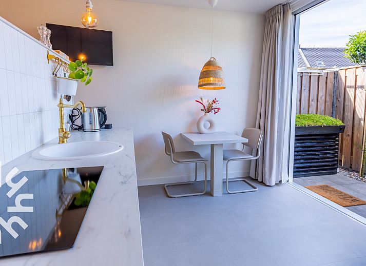 Modernes Badezimmer im Ferienhaus ZE1408 in Domburg, Walcheren, Zeeland.