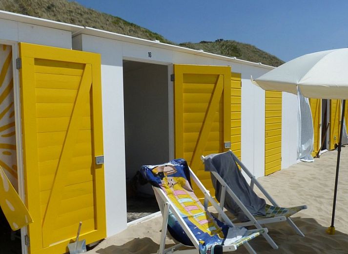 Westduin 4 vakantiehuis in Vlissingen, ruime zitkamer met stijlvolle meubels, Walcheren, Zeeland.