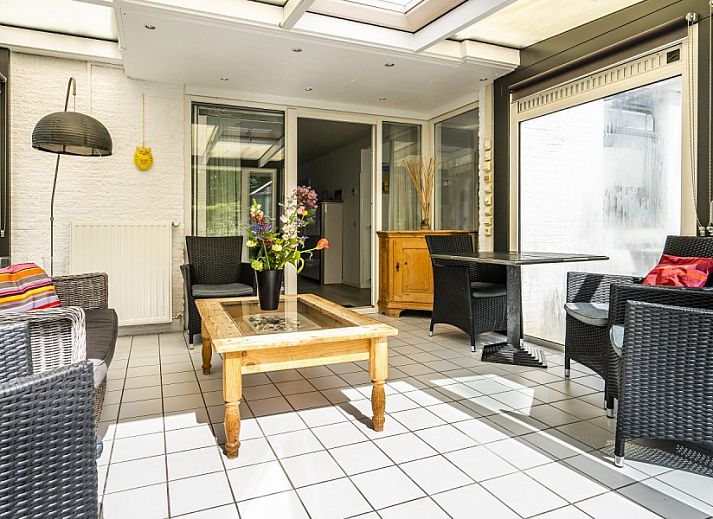 Luftaufnahme des Ferienhauses Westduin 24 in Vlissingen, umgeben von Natur, Walcheren, Zeeland.