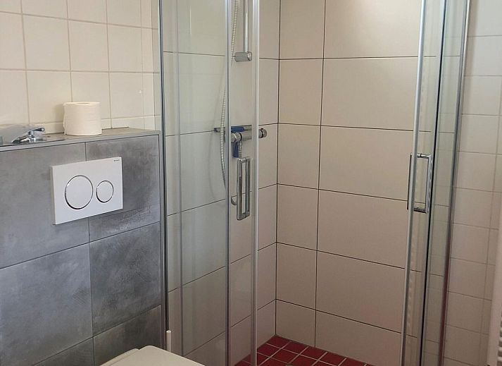 Gemuetliches Ferienhaus im Freien VZ1123 in Vlissingen, Walcheren, Zeeland mit Glasveranda.