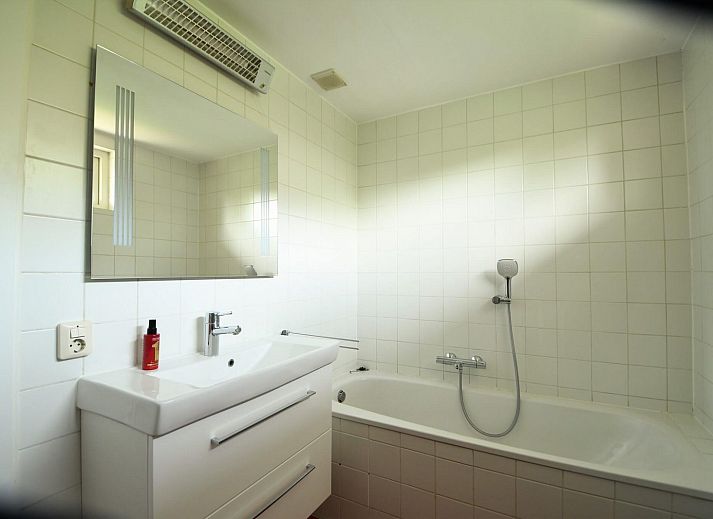 Gemuetliches Ferienhaus im Freien VZ1123 in Vlissingen, Walcheren, Zeeland mit Glasveranda.