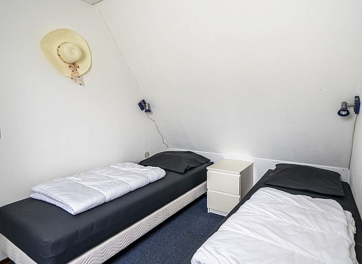 Gemuetliches Wohnzimmer in VZ969 Freistehendes Ferienhaus in Vlissingen, Walcheren, mit bequemen Sofas.