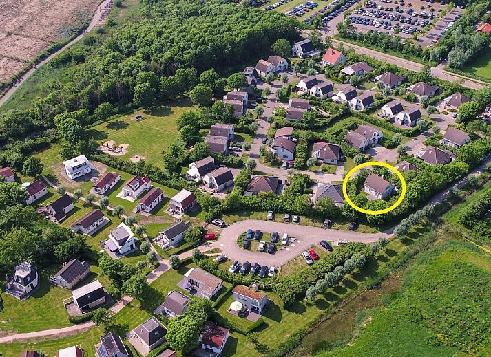 Esszimmer und Wohnzimmer in VZ1145 Freistehendes Ferienhaus in Vlissingen, Walcheren.