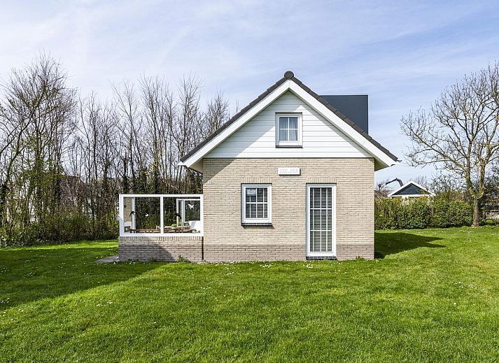 VZ1098 Vrijstaand vakantiehuis in Vlissingen met zonnig terras op Walcheren, Zeeland.