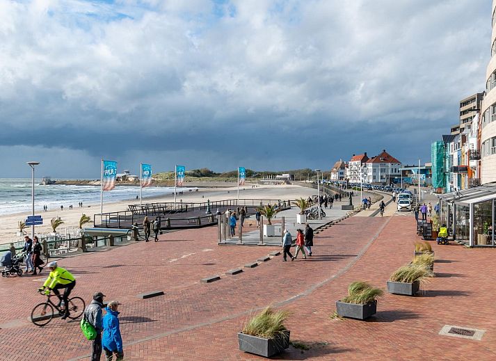 Komfortabler Sitzbereich in der VZ915 Deluxe Ocean Suite in Vlissingen, Zeeland.
