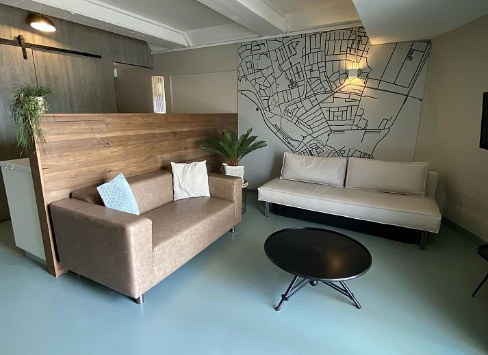 Ruim terras bij VZ675 Strandwoning Vlissingen 4p in Vlissingen, Walcheren, Zeeland met moderne zitgelegenheid.