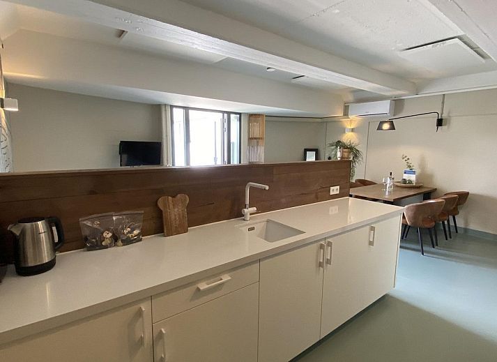 Uitzicht vanaf de veranda van VZ675 Strandwoning Vlissingen 4p in Vlissingen, Walcheren, Zeeland richting het strand.