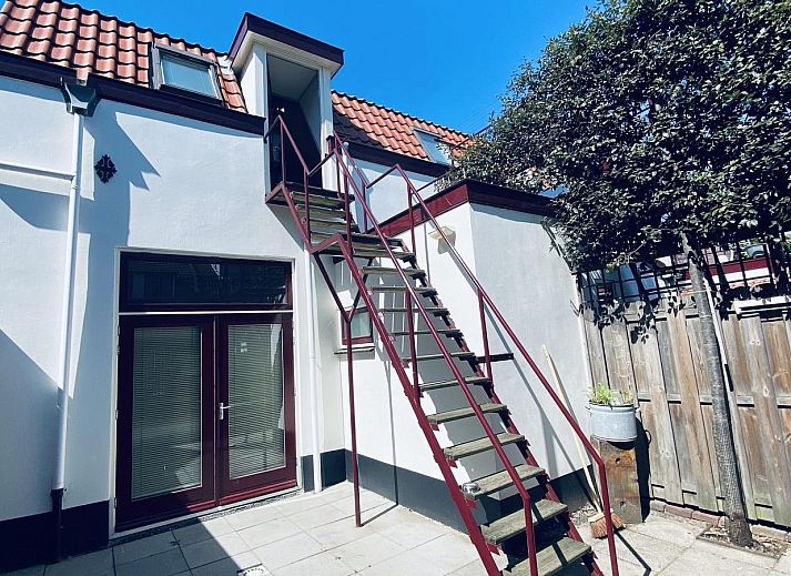 Moderne Kueche und Sitzecke in VZ102 Wohnung Vlissingen, Walcheren, Zeeland.