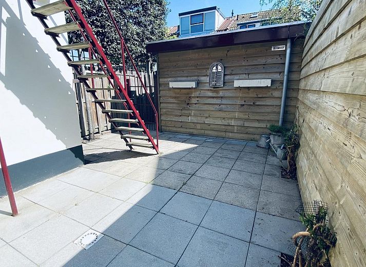 Moderne Kueche und Sitzecke in VZ102 Wohnung Vlissingen, Walcheren, Zeeland.