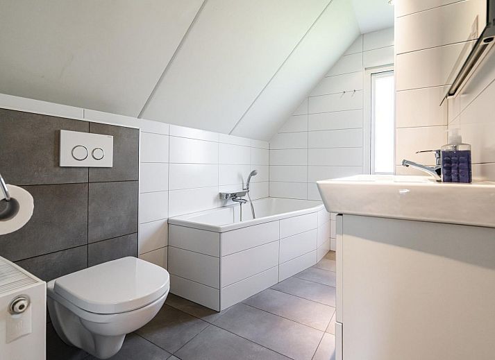 Seitenansicht von VZ1125 Freistehendes Ferienhaus in Vlissingen, umgeben von Natur, Walcheren, Zeeland.