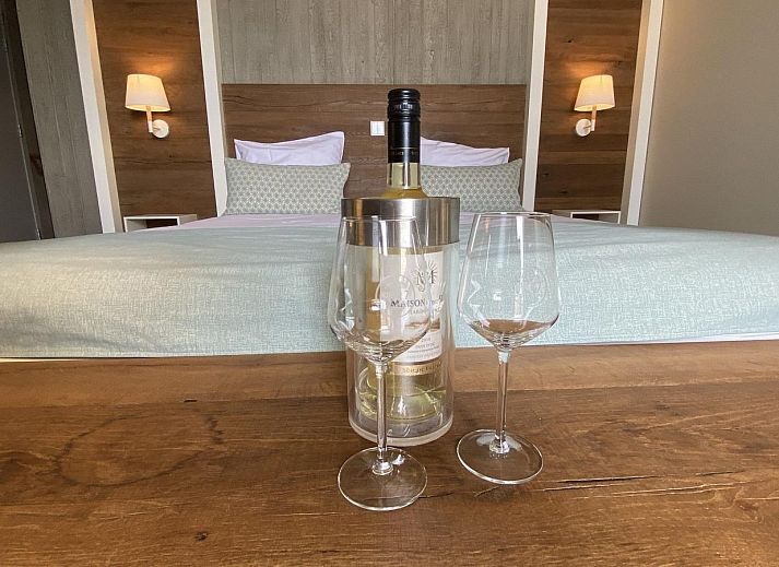 Gemuetlicher Sitzbereich auf der Terrasse von VZ673 Strandstudio Vlissingen, einer Ferienunterkunft in Vlissingen, Walcheren, Zeeland.