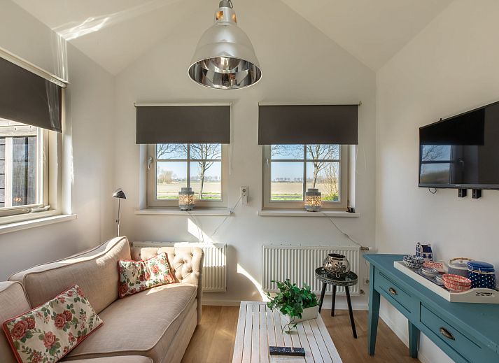 Geniessen Sie den gemuetlichen Innenhof des Appartements Symphonie in Vlissingen, Walcheren, ideal fuer Entspannung in Zeeland.