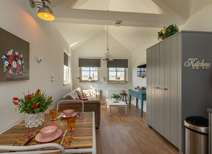 Charmante Wegweiser zum Strand im Apartment Symphonie in Vlissingen, Walcheren, fuer einen perfekten Urlaub in Zeeland.