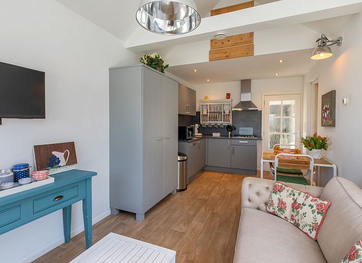 Moderne Kueche im Apartment Symphonie, Vlissingen, Walcheren, komplett ausgestattet fuer einen komfortablen Aufenthalt in Zeeland.