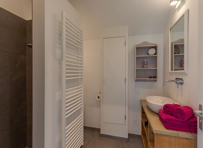 Moderne Kueche im Apartment Symphonie, Vlissingen, Walcheren, komplett ausgestattet fuer einen komfortablen Aufenthalt in Zeeland.