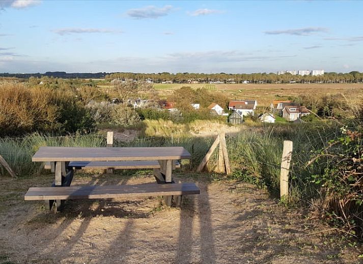 Vakantiehuisje in Vlissingen met zonnig terras, ideaal voor een ontspannende vakantie in Walcheren, Zeeland.
