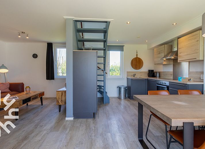 Vakantiehuis ZE1447 in Aagtekerke met zonnige veranda en tuinzicht op Walcheren, Zeeland.