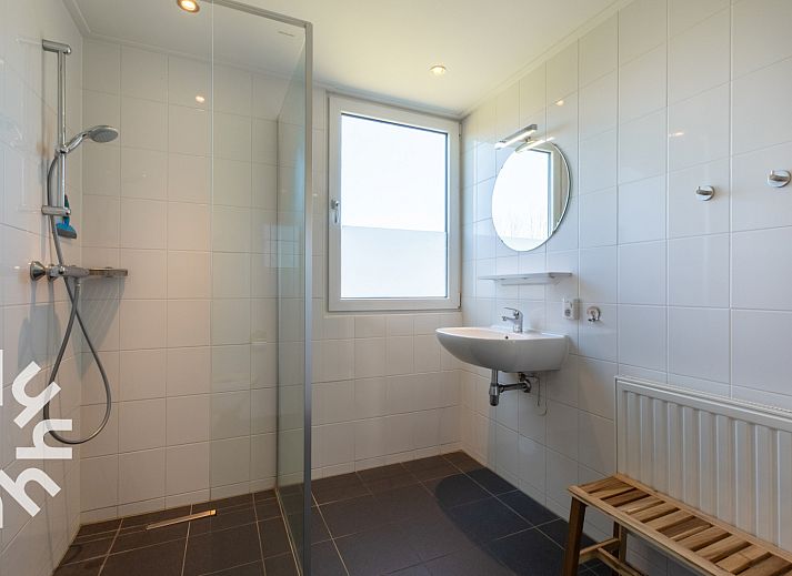 Paardrijden langs het strand in de buurt van vakantiehuis ZE1447, Aagtekerke, Walcheren.