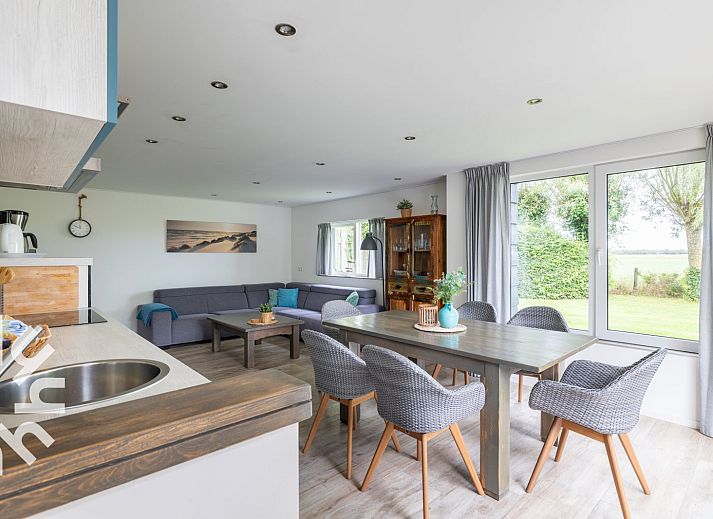 Gemuetliches Wohnzimmer des Ferienhauses ZE257 in Aagtekerke, Walcheren, Zeeland.