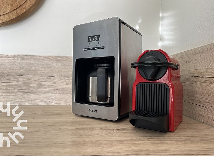 Gezellige woonkamer in vakantiehuis ZE1445, Aagtekerke, Walcheren met comfortabele zithoek.