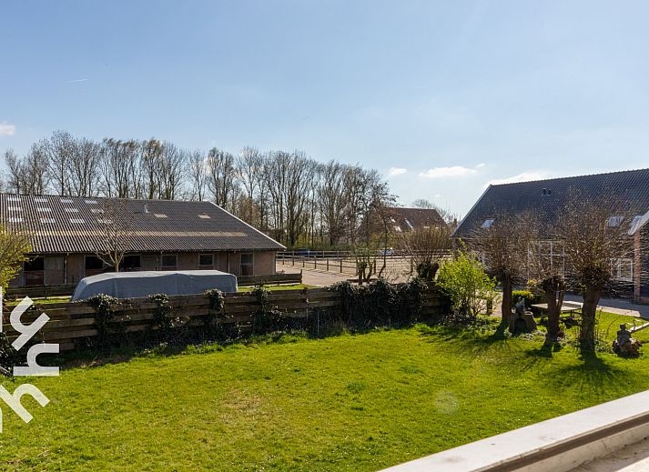 Moderne keuken in vakantiehuis ZE1445 in Aagtekerke, Walcheren met alle voorzieningen.