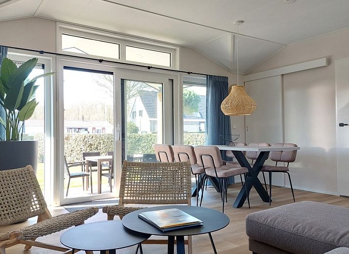 Zeeotter 6 Personen chalet in Zoutelande mit sonniger Terrasse und Garten, Walcheren, Zeeland.