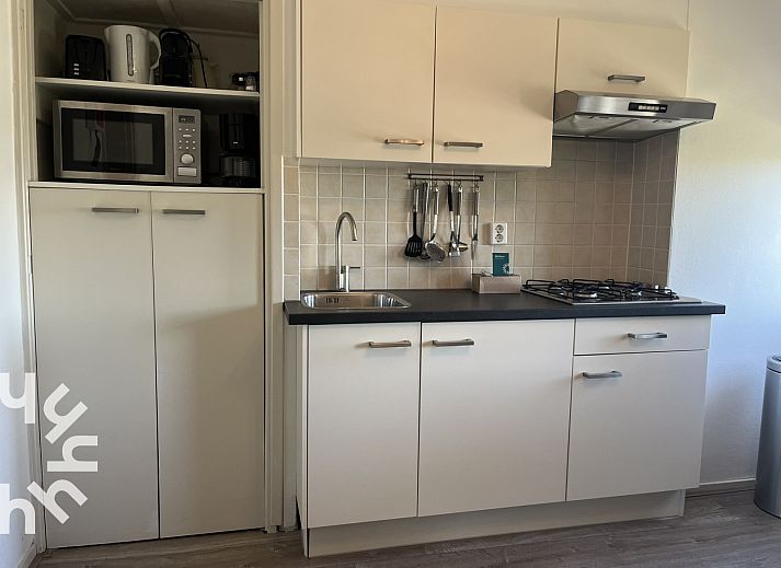 Sunny beach near vacation home ZE303, Zoutelande, Walcheren, ideal for a day out.