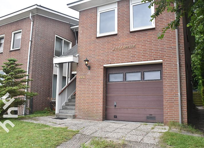 Luchtfoto van vakantiehuis ZE312 in Zoutelande, Walcheren met uitzicht op de zee en groene omgeving in Zeeland.
