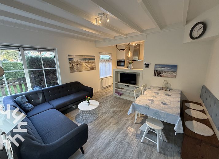 Vacation home ZE1541 in Zoutelande, Walcheren, Zeeland with charming brick facade and attractive terrace, ideal for a relaxing stay.