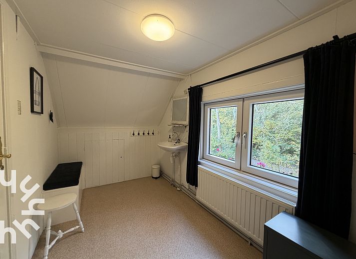 Vacation home ZE1541 in Zoutelande, Walcheren, Zeeland with charming brick facade and attractive terrace, ideal for a relaxing stay.