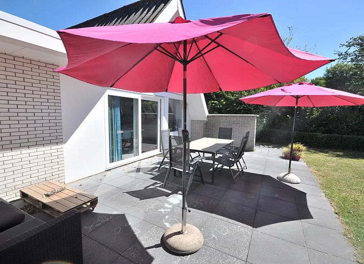 Ferienhaus ZE1687 in Zoutelande, Walcheren mit sonniger Terrasse und Garten, ideal fuer einen erholsamen Aufenthalt in Zeeland.