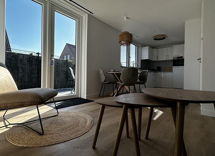 Geniessen Sie die Sonne auf der Terrasse von 't Zilten Huus, einem Ferienhaus im schoenen Zoutelande auf Walcheren, Zeeland.