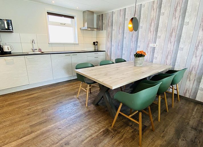 Gezellige woonkamer van VZ110 Vakantiehuis Zoutelande, Walcheren, Zeeland.