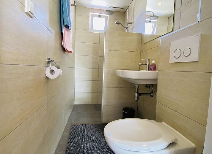 Buitenruimte van VZ110 Vakantiehuis Zoutelande met zitjes, Zoutelande, Walcheren, Zeeland.