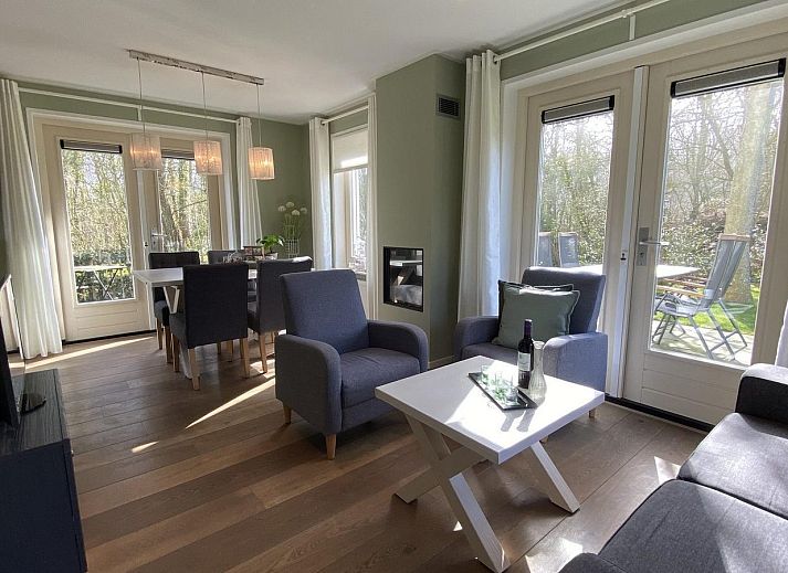 Charmante tuin bij VZ964 Vrijstaande Vakantiewoning in Zoutelande, Walcheren, Zeeland.