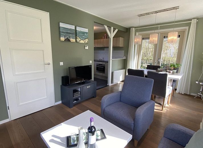 Charmante tuin bij VZ964 Vrijstaande Vakantiewoning in Zoutelande, Walcheren, Zeeland.