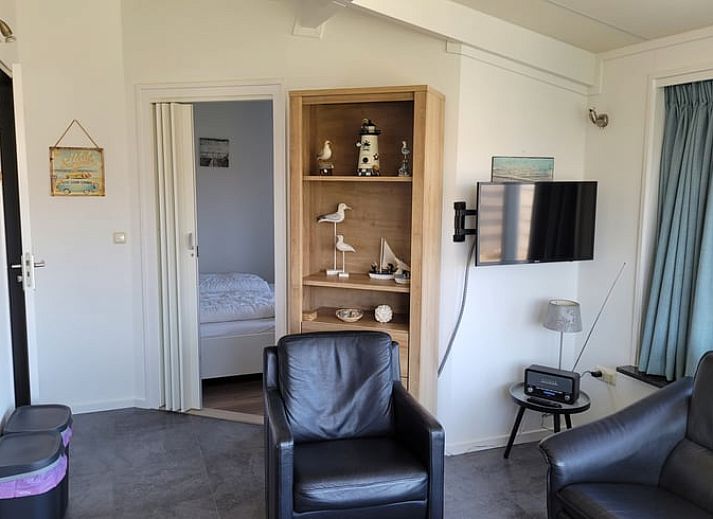 Ferienhaus in Zoutelande mit sonnigem Garten und Blick auf die Natur, gelegen in Walcheren, Zeeland.