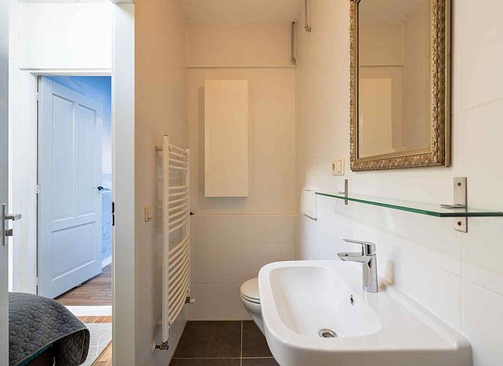 Vollstaendig ausgestattete Kueche im Ferienhaus ZE1201, Zoutelande, Walcheren, Zeeland.