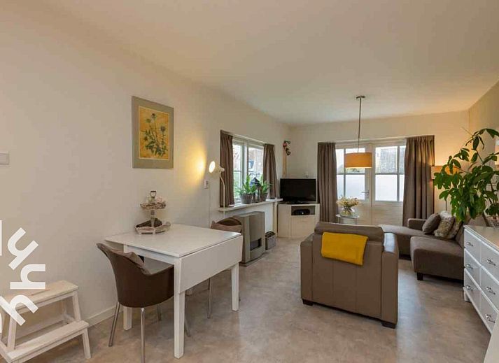 Modern bathroom in vacation home ZE1392 in Zoutelande, Walcheren.
