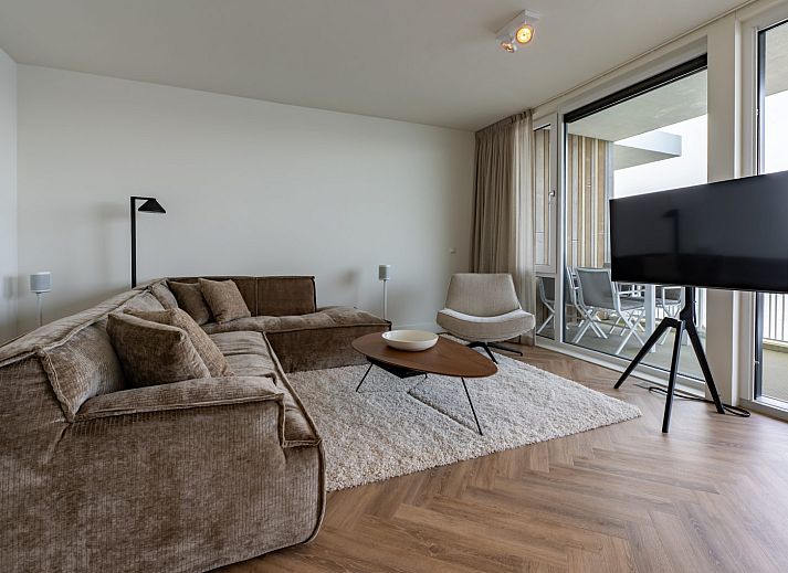 Luxury living room of Lamsoor 91 | Veerse Wende in Arnemuiden, vacation home with stunning views of Lake Veere.