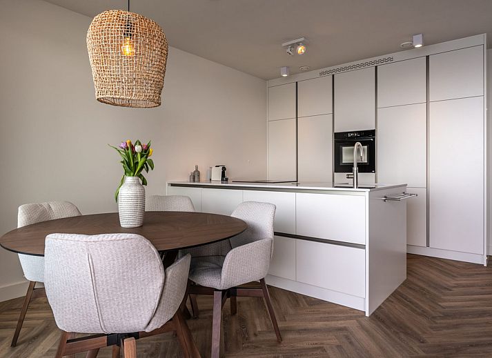 Luxury living room of Lamsoor 91 | Veerse Wende in Arnemuiden, vacation home with stunning views of Lake Veere.