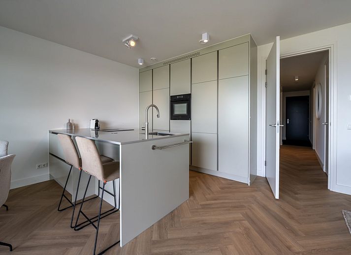 Luxury living room in Lamsoor 47 | Veerse Wende, vacation home in Arnemuiden, Walcheren, Zeeland overlooking water.