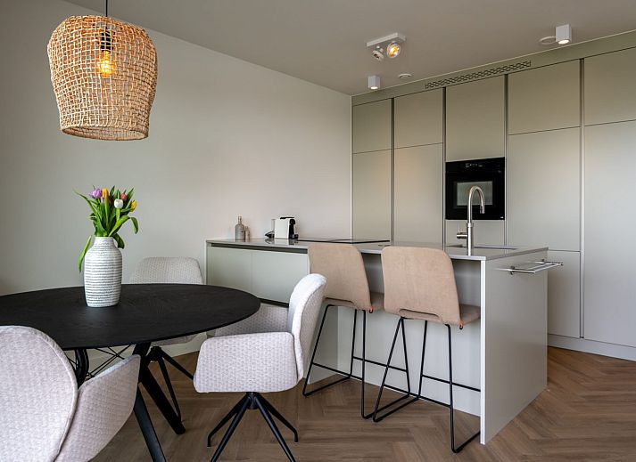 Luxury living room in Lamsoor 47 | Veerse Wende, vacation home in Arnemuiden, Walcheren, Zeeland overlooking water.