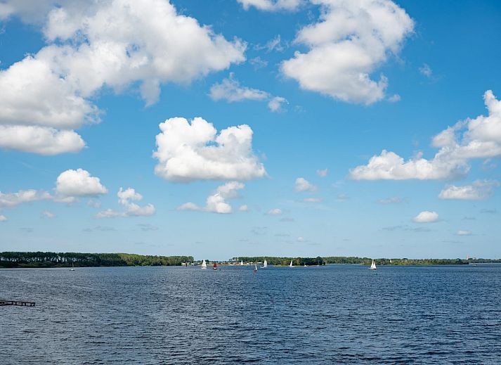 Enjoy the breathtaking view from the balcony of vacation home Lamsoor 43 | Veerse Wende in Arnemuiden, Zeeland.