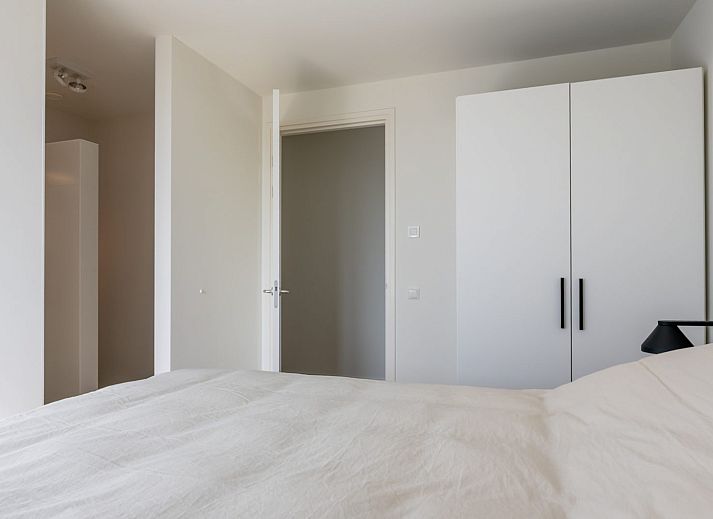 Spacious living room in Lamsoor 43 | Veerse Wende, a vacation home in Arnemuiden, Walcheren with modern furnishings.