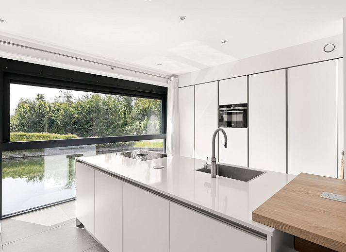 Detached house in Arnemuiden, beautiful waterfront vacation home on Walcheren, Zeeland, with modern architecture and serene surroundings.