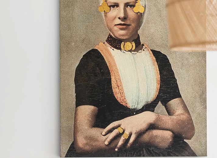 Detached house in Arnemuiden, Walcheren, Zeeland offers stunning views of the water and surrounding nature.