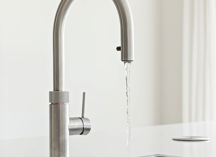 Detached house in Arnemuiden, Walcheren, Zeeland offers a modern vacation home experience with spacious garden and peaceful surroundings.