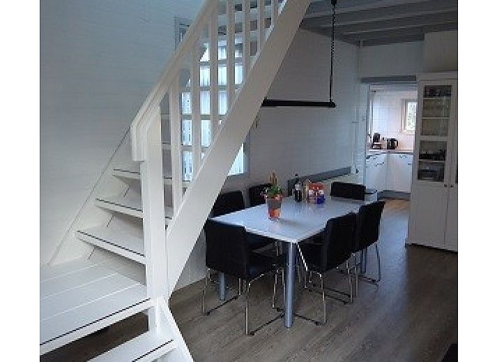 Moderne Kueche im Ferienhaus De Mallemolen, Vrouwenpolder, Walcheren, Zeeland.